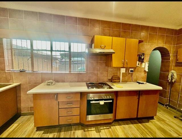 3 BEDROOM HOUSE FOR SALE IN VANDERBIJLPARK SW 5